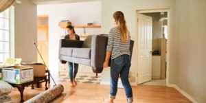 Move-Out Cleaning: DIY vs. Professional Services